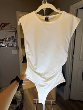 Emery Rose Women's Solid Bodysuit One Piece Size S Regular White & Black